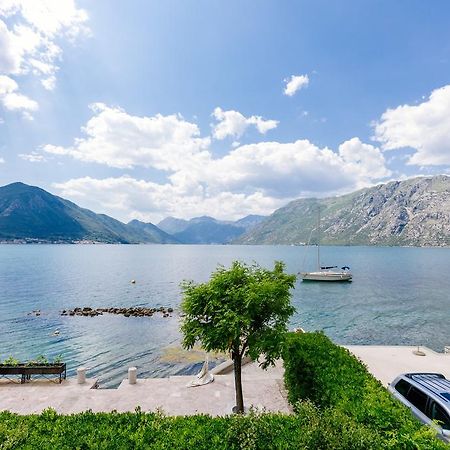 Villa Luxury Stone On The Sea With Private Pool And View Kotor Exteriér fotografie