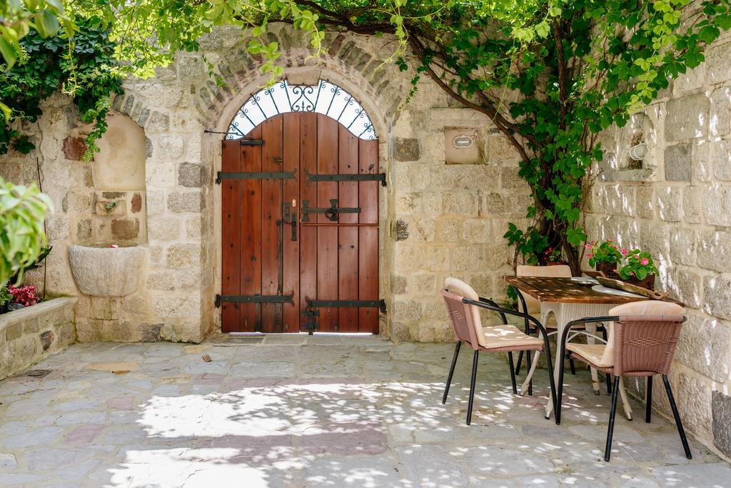Villa Luxury Stone On The Sea With Private Pool And View Kotor Exteriér fotografie