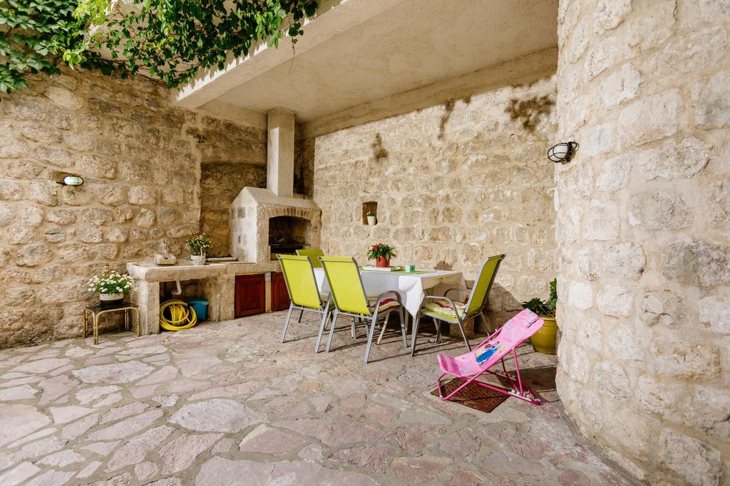 Villa Luxury Stone On The Sea With Private Pool And View Kotor Exteriér fotografie