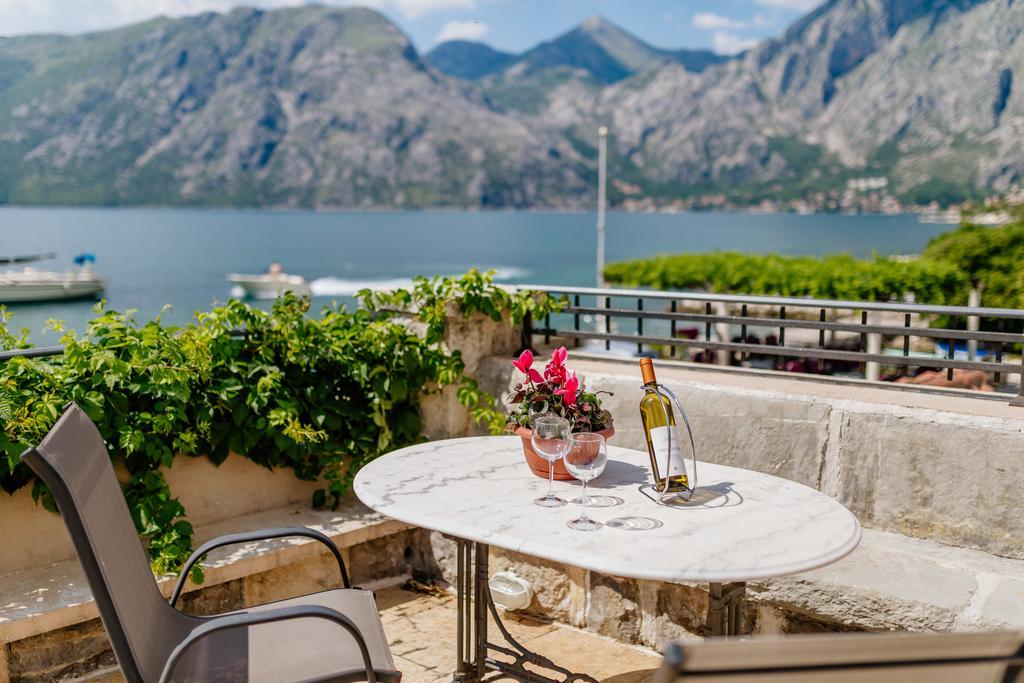 Villa Luxury Stone On The Sea With Private Pool And View Kotor Exteriér fotografie