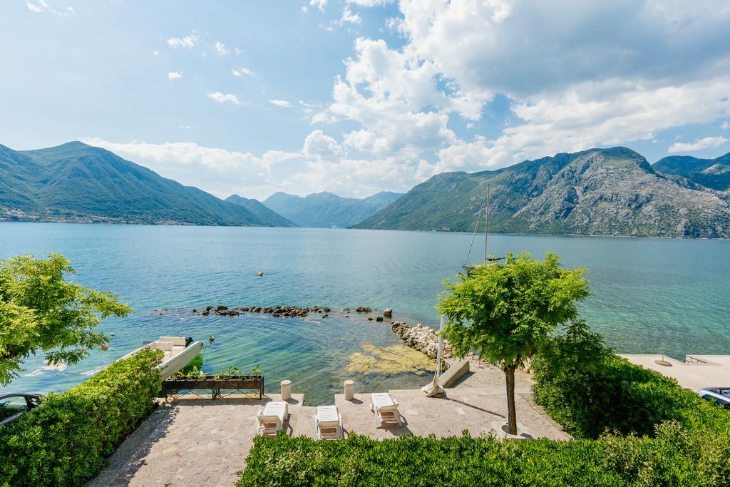 Villa Luxury Stone On The Sea With Private Pool And View Kotor Exteriér fotografie