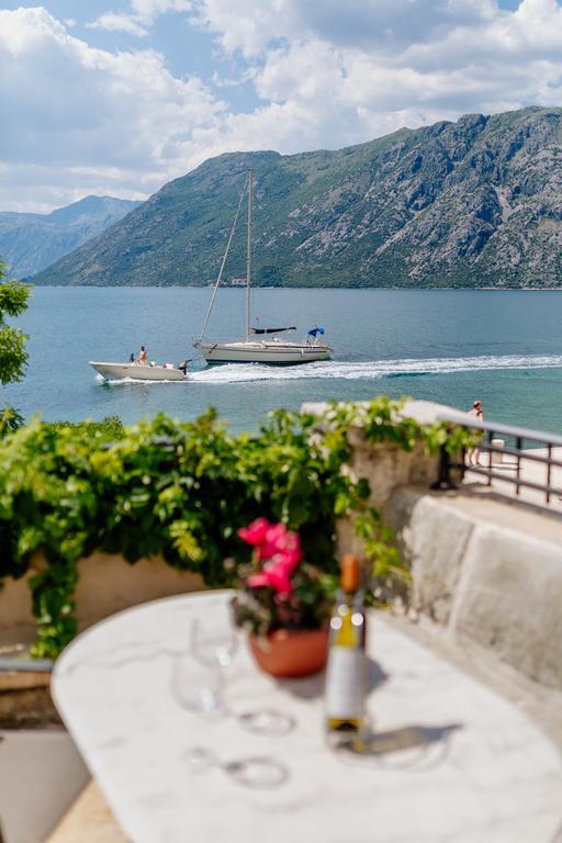 Villa Luxury Stone On The Sea With Private Pool And View Kotor Exteriér fotografie
