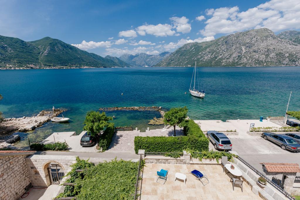 Villa Luxury Stone On The Sea With Private Pool And View Kotor Exteriér fotografie