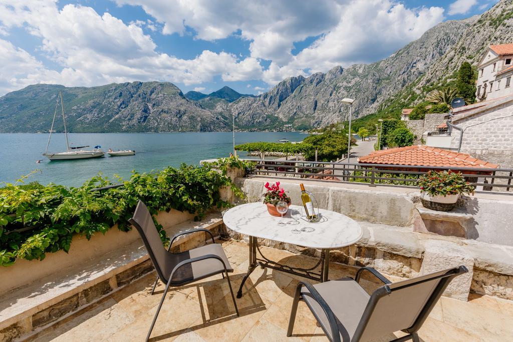 Villa Luxury Stone On The Sea With Private Pool And View Kotor Exteriér fotografie